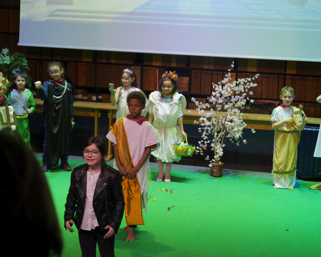 piece ce2 mythologie 4